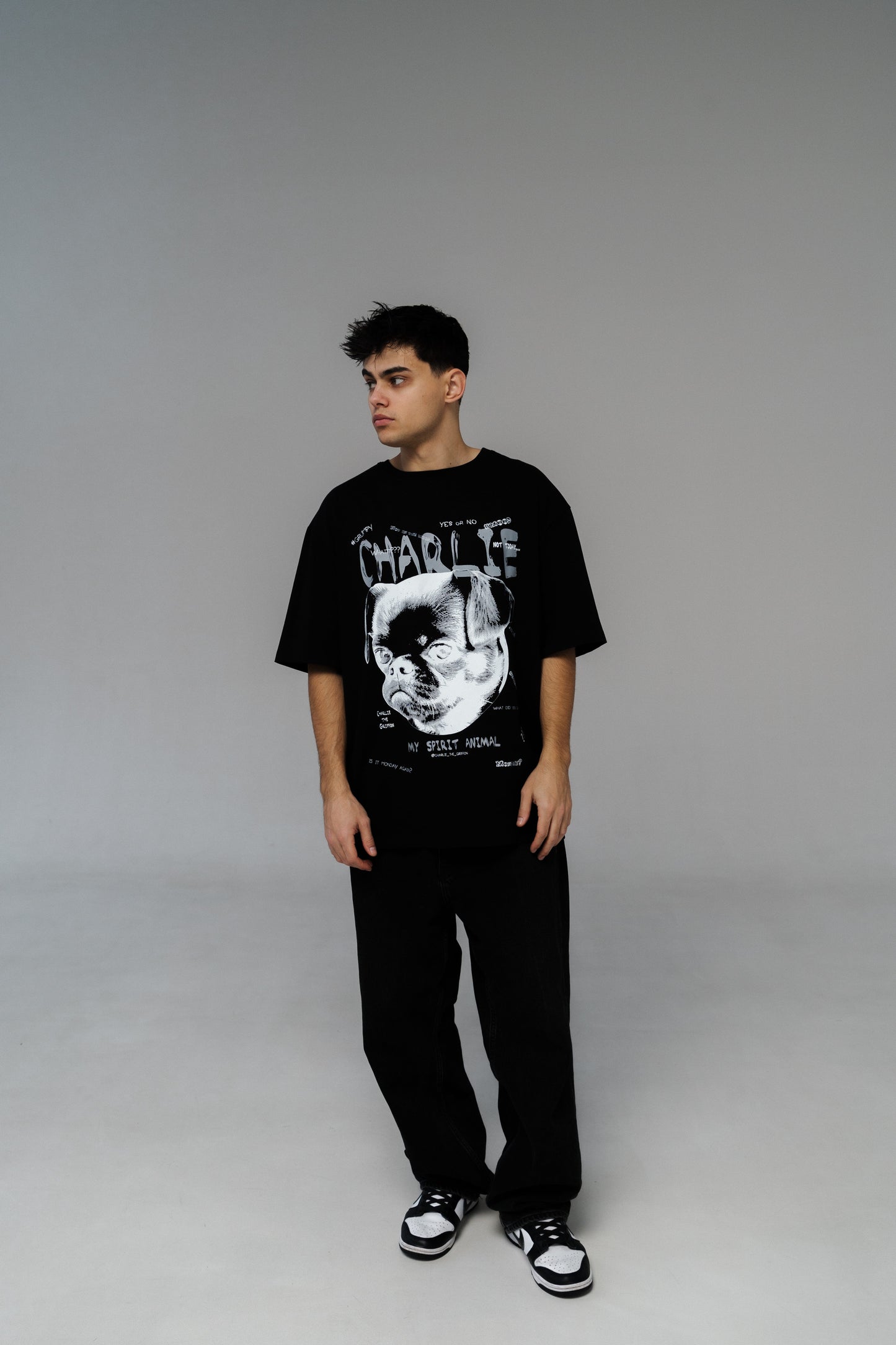 Oversized Unisex Cotton T-Shirt with "Charlie Griffon" Print – Black