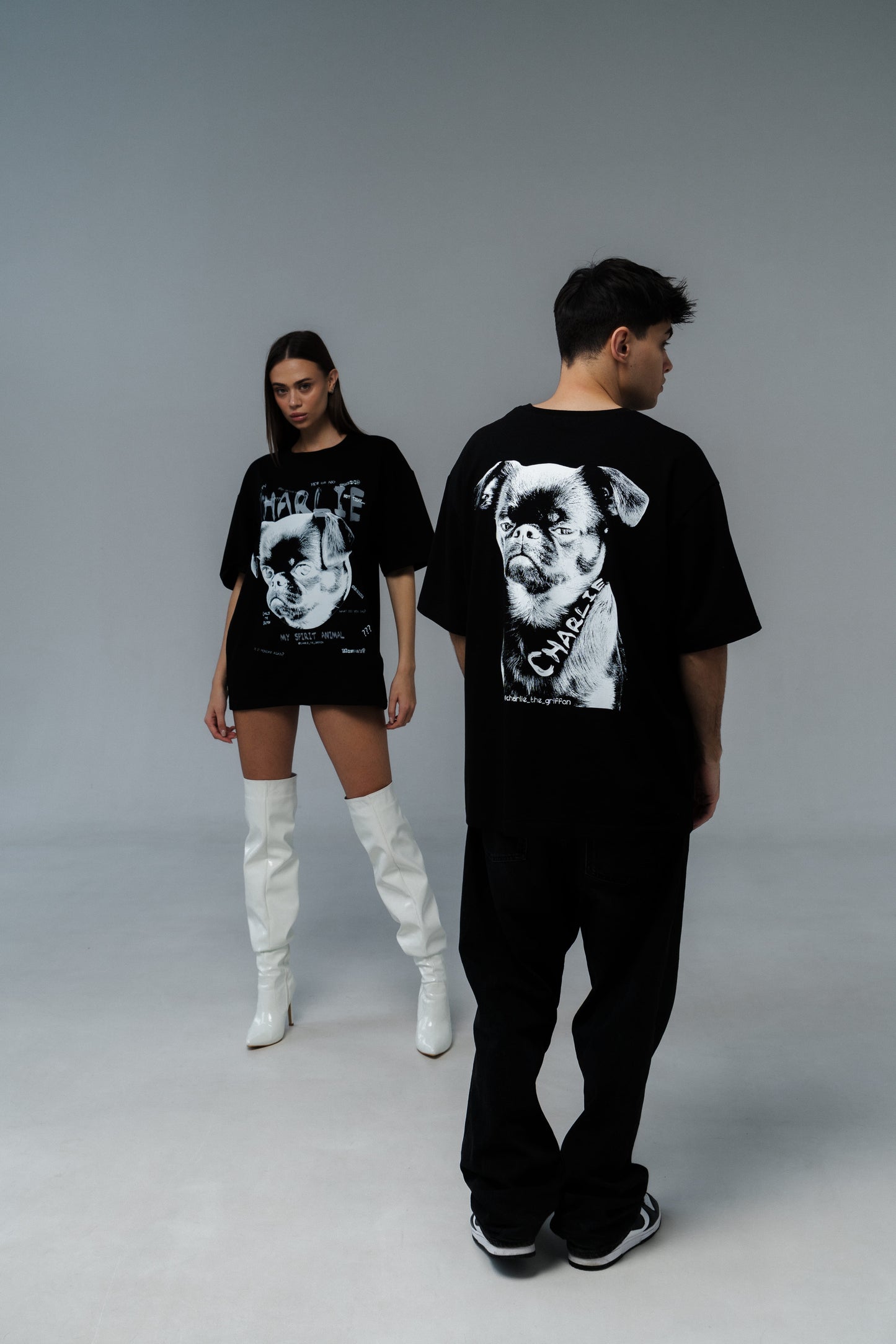 Oversized Unisex Cotton T-Shirt with "Charlie Griffon" Print – Black