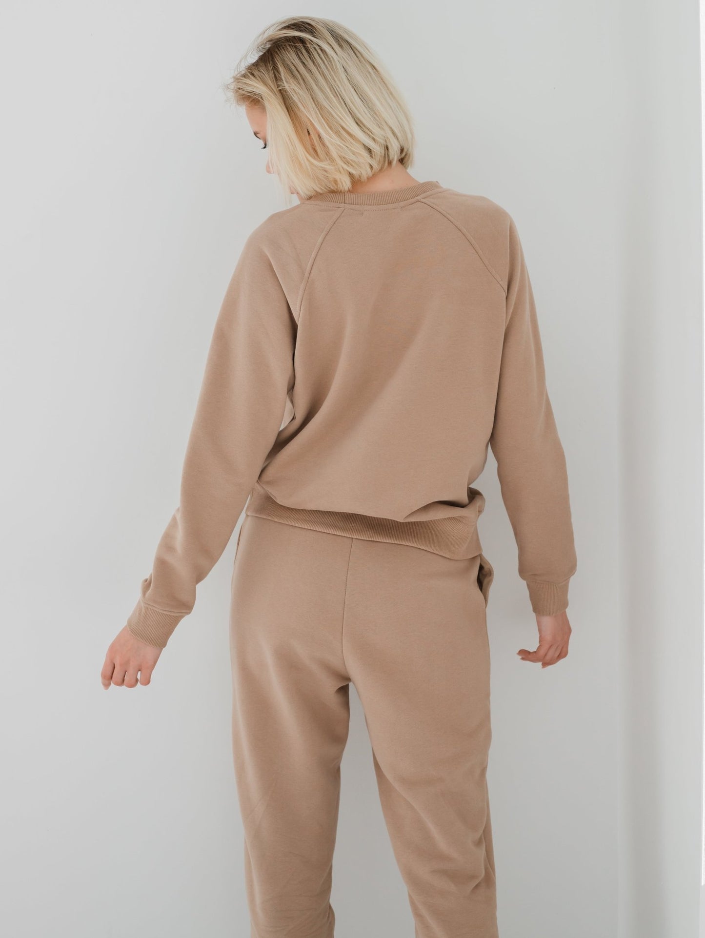Beige sweatshirt for women, casual fit, perfect for layering - Zlitay