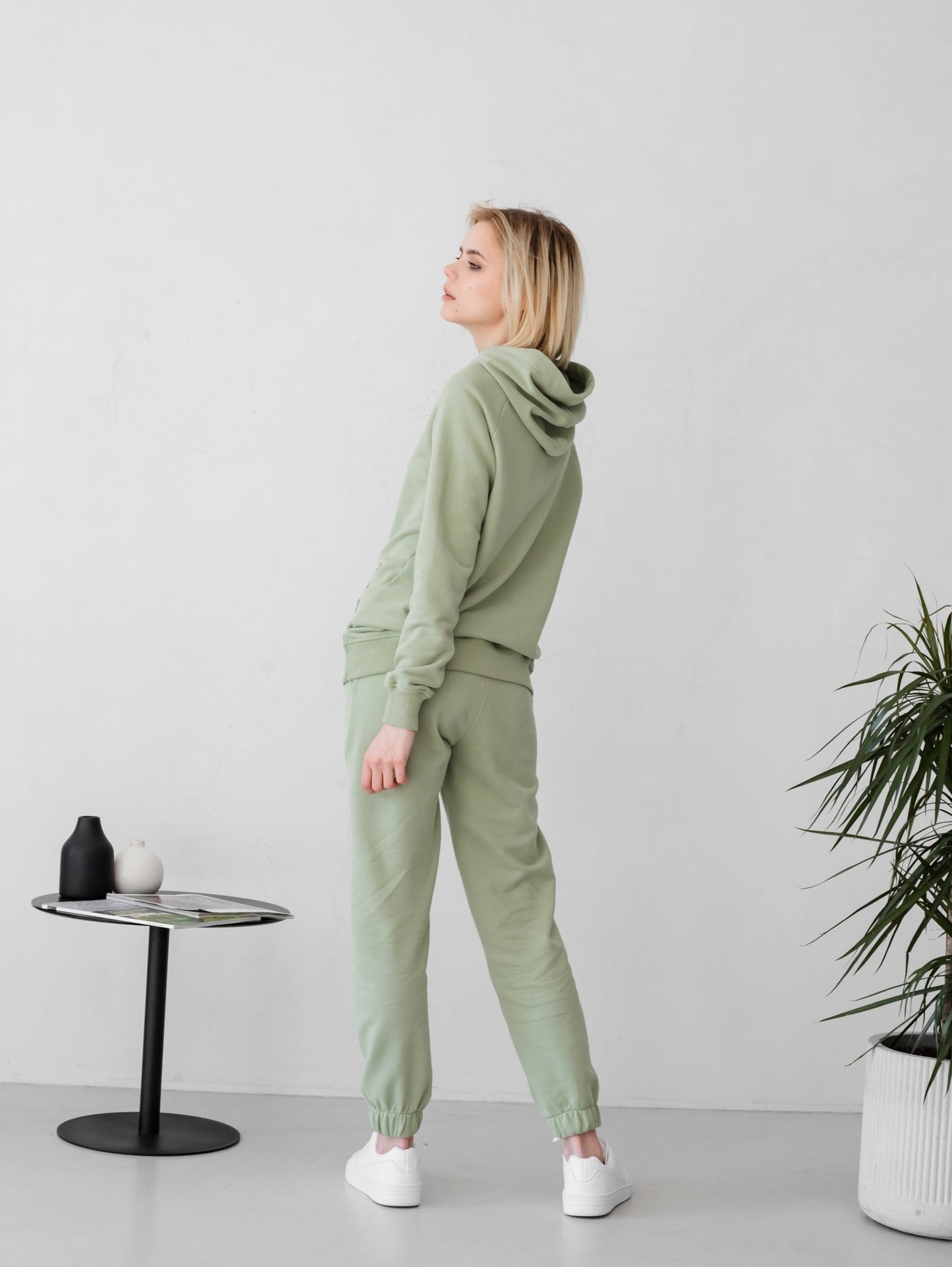 Olive Women’s Hoodie – Stylish and Comfortable Choice from Zlitay - Zlitay