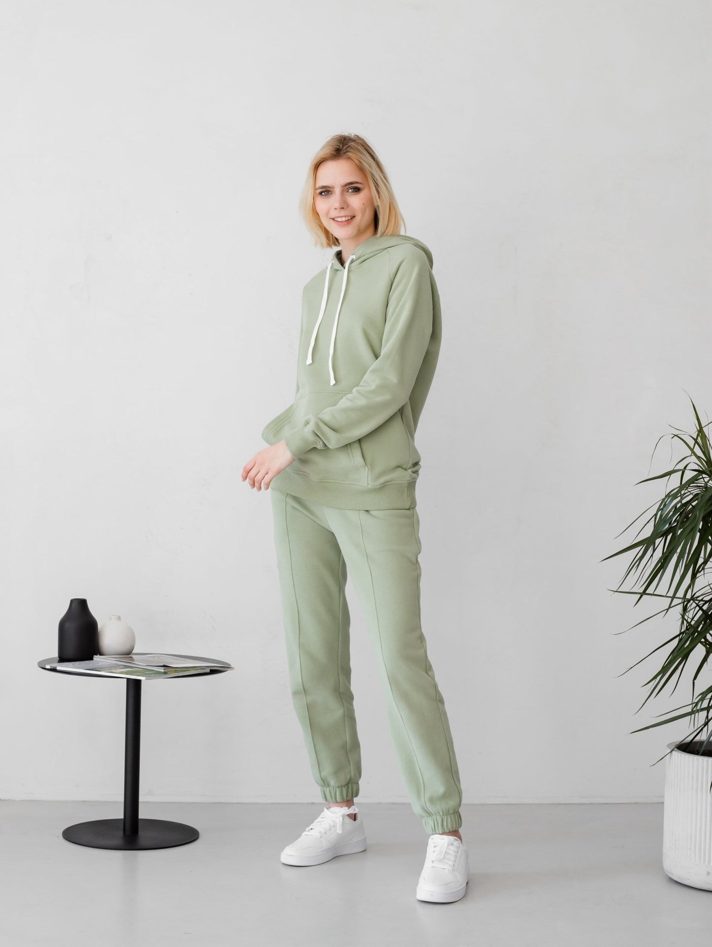 Olive Women’s Hoodie – Stylish and Comfortable Choice from Zlitay - Zlitay