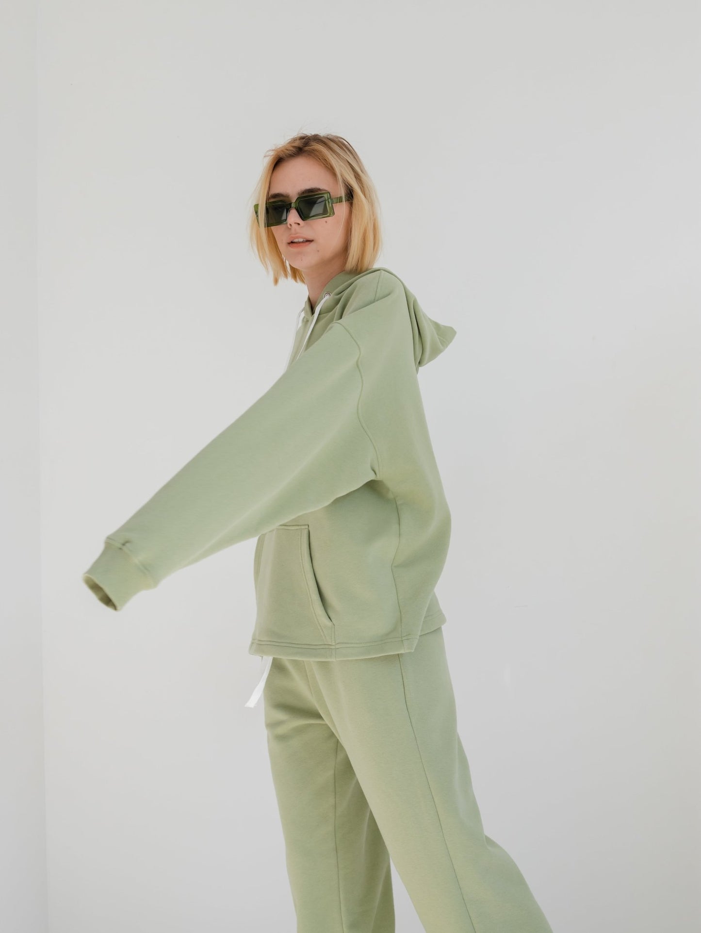 Olive Green Oversized Hoodie - Stylish Comfort in a Natural Hue - Zlitay